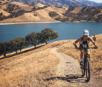Bicyclist in Del Valle Regional Park in Livermore, CA