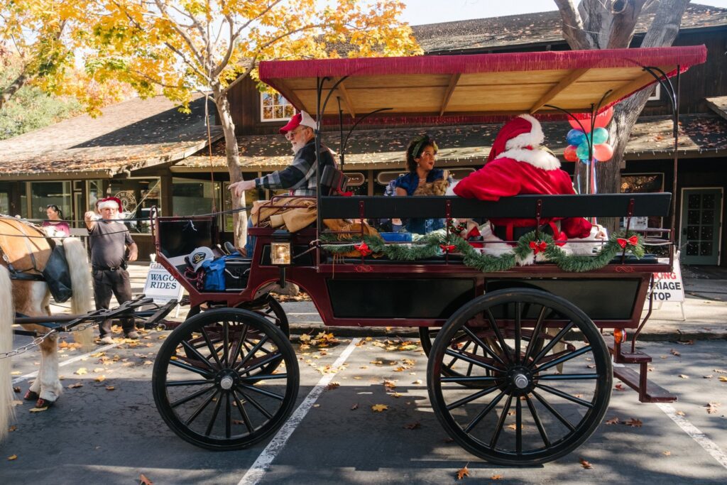 Santa-at-the-livery-danville-tri-valley-california - Visit Tri-Valley